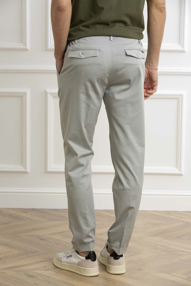 RE-HASH-PANT.MUCHA CHINOS CON PINCES ED-RHP3042277 GRIGIO